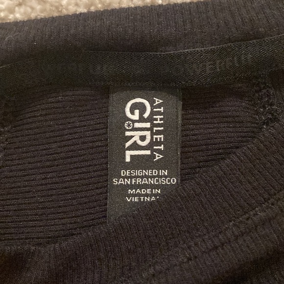 Athleta Girl flowy black athletic top long sleeve size girls L/12 great quality - Picture 2 of 4